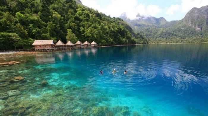 Wisata Maluku