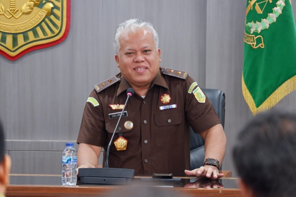 Kejagung Tetapkan Tiga Tersangka Perintangan Kasus Timah, Gula, dan Ekspor CPO