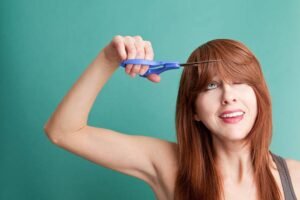 3 Hal yang Harus Diperhatikan Sebelum Potong Poni Menurut Penata Rambut