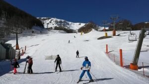 Resor Ski Italia Diserbu Ribuan Wisatawan Harian