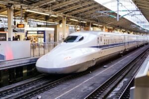 Kejadian Tak Terduga: Shinkansen Terhenti Karena Ular