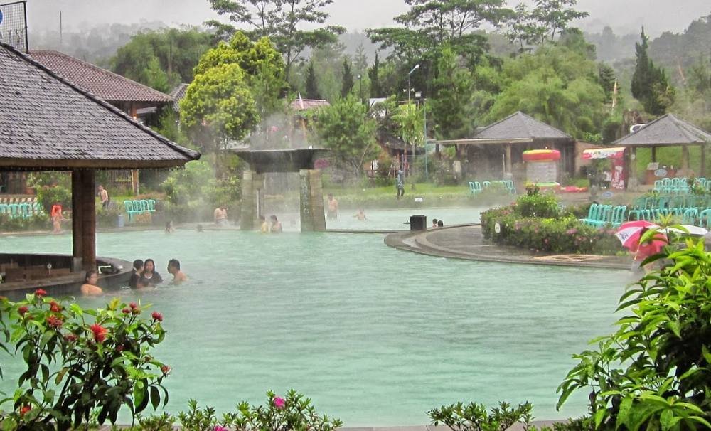 Menikmati Pesona Musim Hujan: Destinasi Wisata yang Memikat Hati Kala Hujan Menari